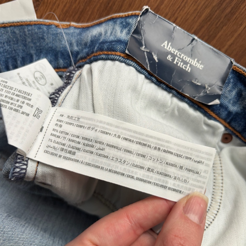 ✨ NWT Abercrombie & Fitch Curve Love Ultra High Rise Slim Straight Jeans ✨ - Picture 8 of 12